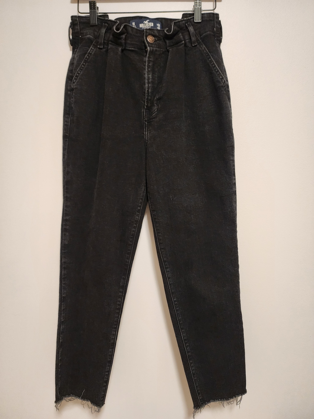 Hollister Black Ultra High-Rise Mom Jeans Raw Hem 1S W25 L25 Grunge Streetwear